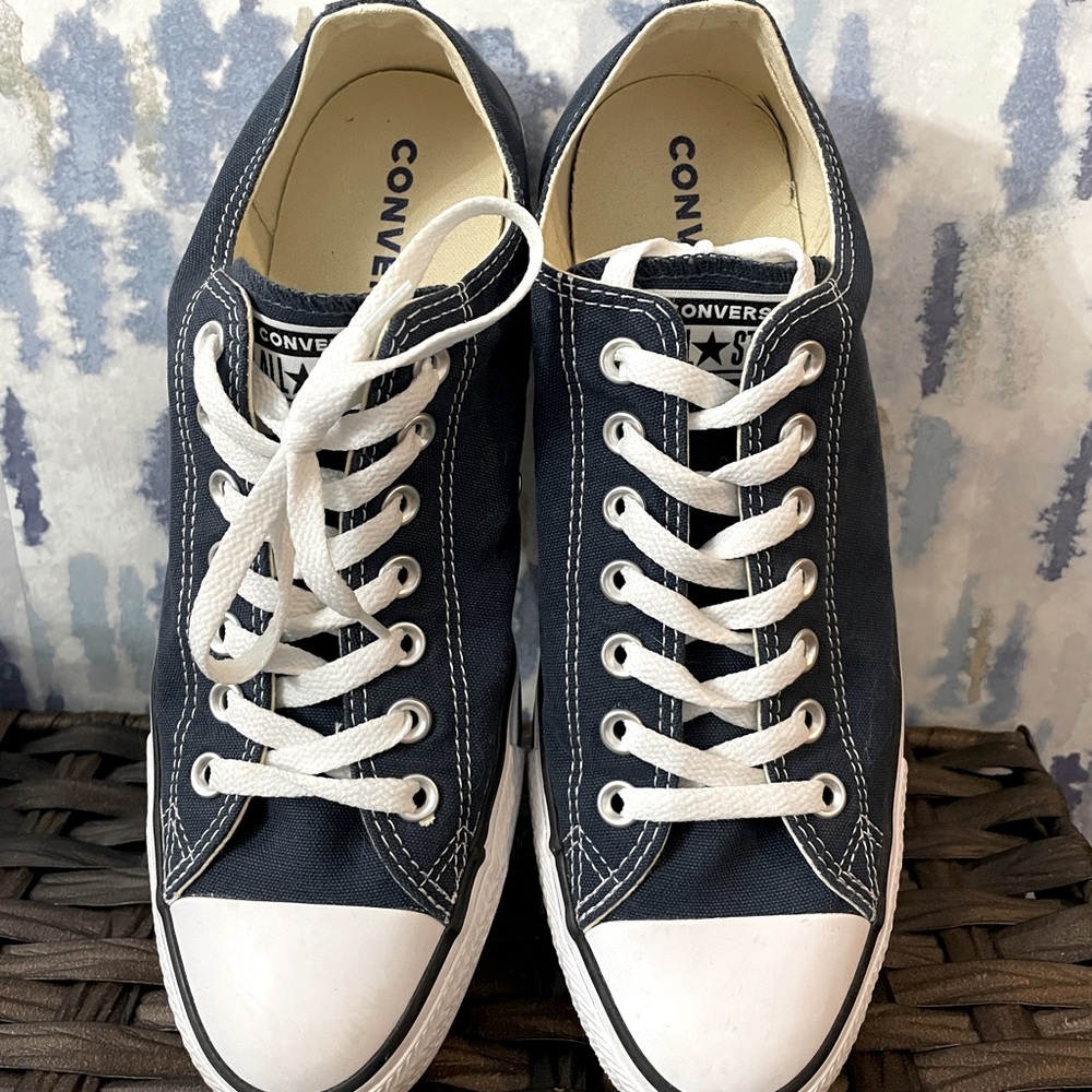 Converse All Star shoes. Men’s size 9.5. Never worn, like new!!